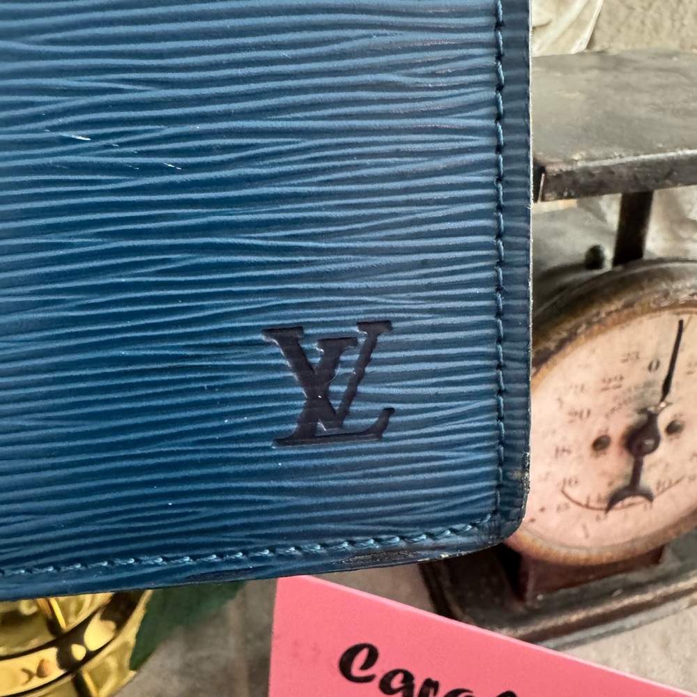 Louis Vuitton Rivera Blue Epi Leather Tote with Luggage Tag - Picture 11 of 12